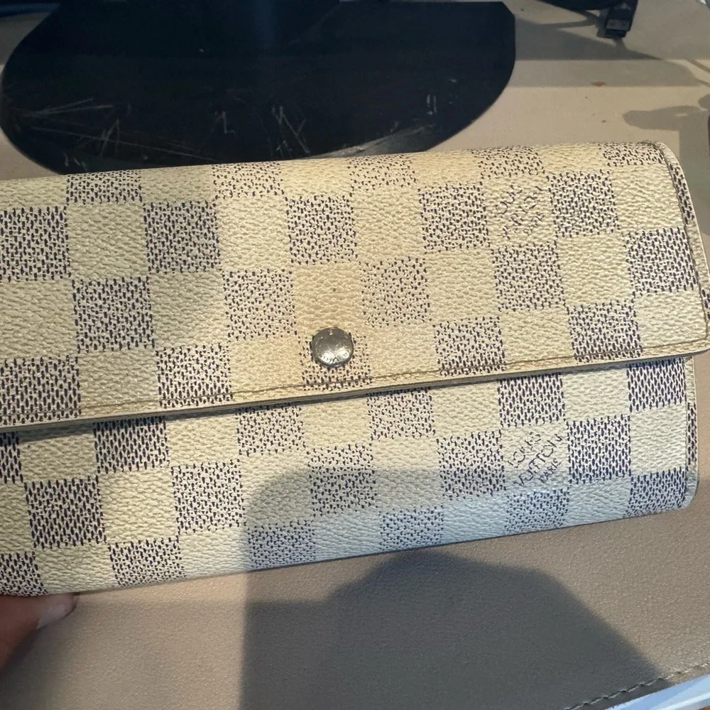 Louis Vuitton Checkered Cream and Gray Wallet - Picture 2 of 9